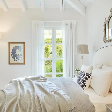 The Beach House * Kassiopi
